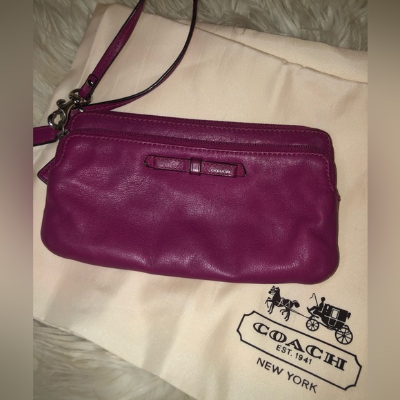 COACH Double Zipper Bow Wristlet Wallet - Magenta Leather 💜🩷 - Picture 1 of 5